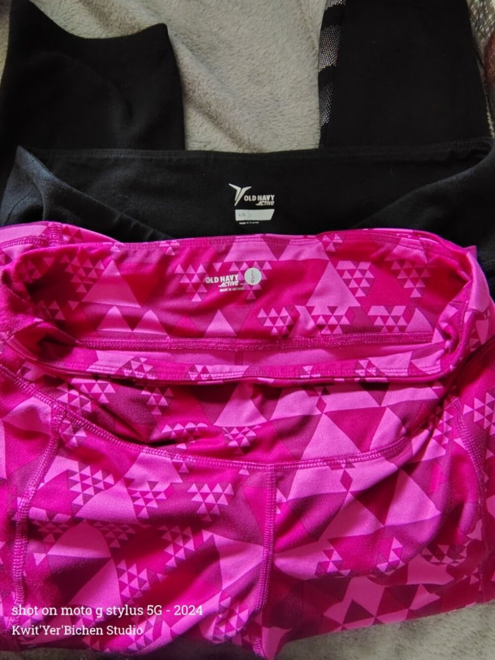 Old navy Leggings crops sz LARGE